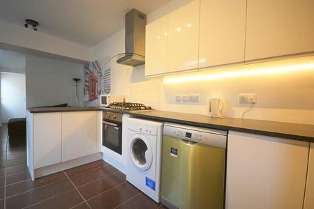 4 bedroom house to rent - Photo 2