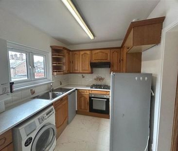 2 bedroom flat to rent - Photo 2