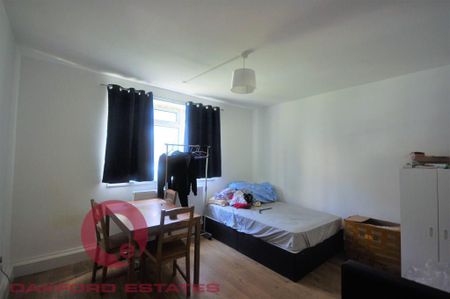 4 bedroom flat to rent - Photo 4