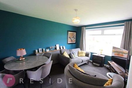 Bassett Gardens, Shawclough, Rochdale, OL12 - Photo 2