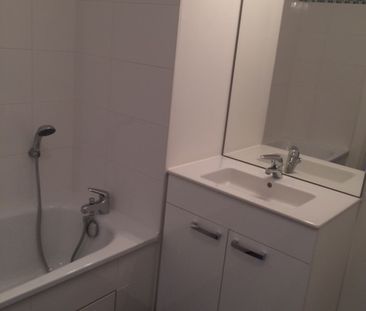 PROCHAINEMENT! Beau T3 avec parking "Résidence le Beau Jardin" à CR... - Photo 3