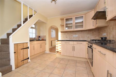 2 bedroom semi-detached house to rent - Photo 4