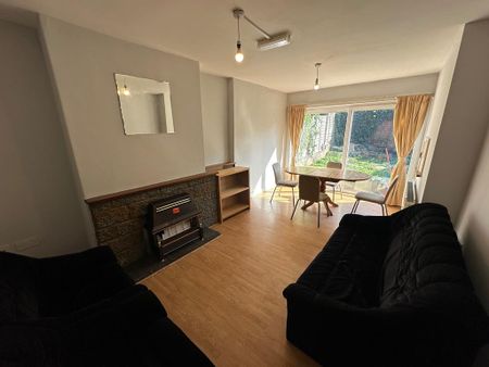 4 bedroom terraced house to rent - Photo 2