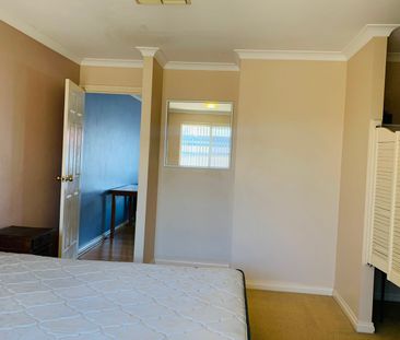Furnished Unit in Secure Complex - Photo 4