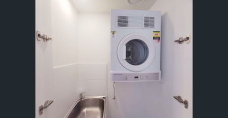 1 bedroom apartment with stunning view - Photo 3