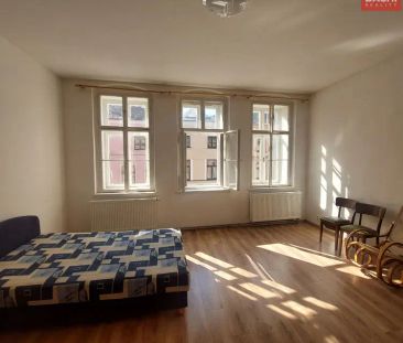 Nabízíme k pronájmu byt 2 + 1, nacházející se na rozhraní ulice Den... - Photo 2