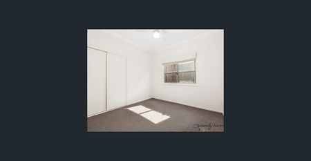 Cutest Cottage Around! - Photo 4