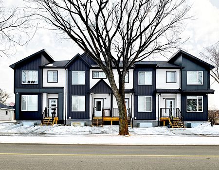 2 & 3 Bedroom Townhouse Style Units in Westwood - SF190 - Photo 3