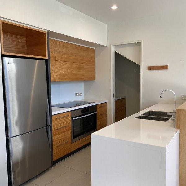 City – Three Bedroom Townhouse - Photo 1
