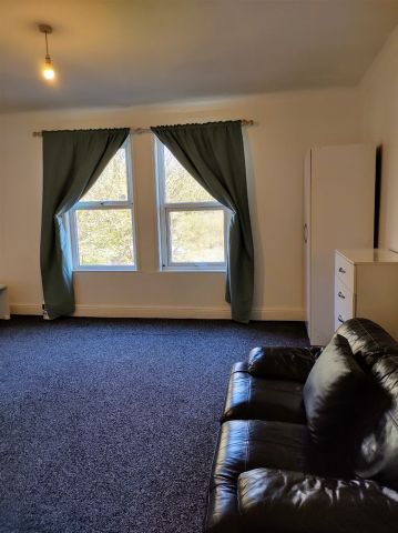 4 Bed Terraced House, Gathorne Terrace, LS8 - Photo 3