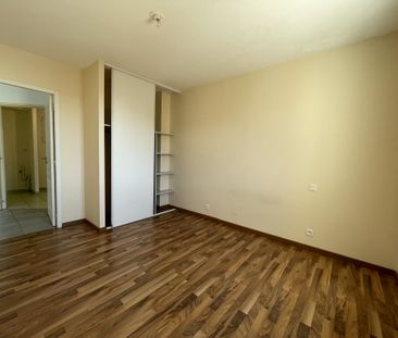 Location Appartement 2 pièces 38m² BARAQUEVILLE 12160 - Photo 3