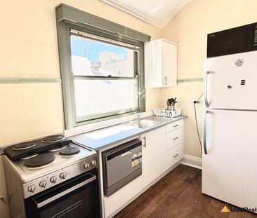 Home with Space & City Convenience - WEST PERTH - Photo 5