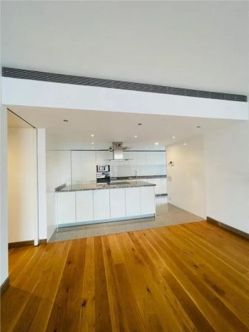 INCHIRIERE APARTAMENT 4 CAMERE DOUA LOCURI PARCARE ZONA KISELEFF SECTOR 1 - Fotografie 3