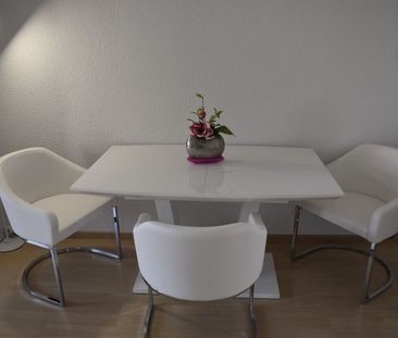 Möblierte 1.5-Zimmer-Wohnung mit Balkon in Dällikon Zürich - Photo 1