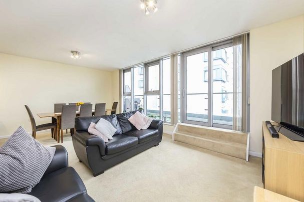 2 bedroom flat to rent - Photo 1