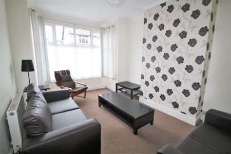Newport Mount, Burley, Leeds, LS6 3DB - Photo 3
