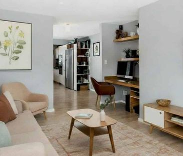 Gorgeous & fully insulated home- Great location - Photo 3