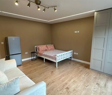 1 bedroom property to rent - Photo 2