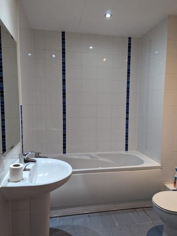 2 bedroom flat to rent - Photo 4