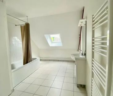 Appartement à louer 4 pièces 70.56m² - Photo 2