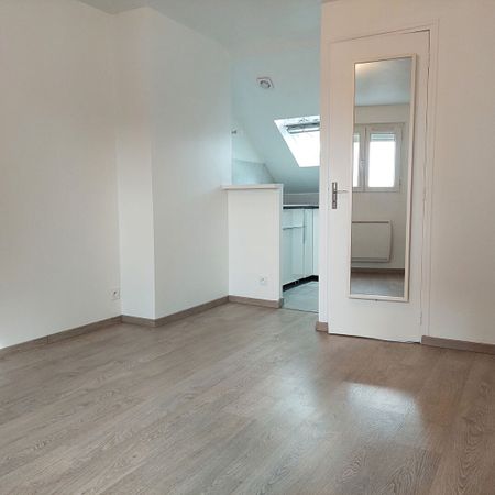 Location Appartement 1 pièce 16m² - Photo 4