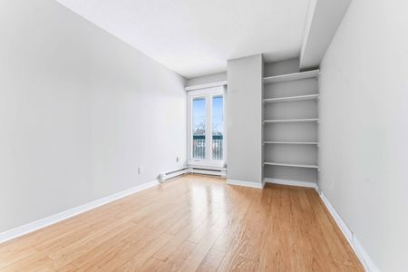 Spacious Two-Bedroom Condo for Rent Near Rideau River - Photo 4