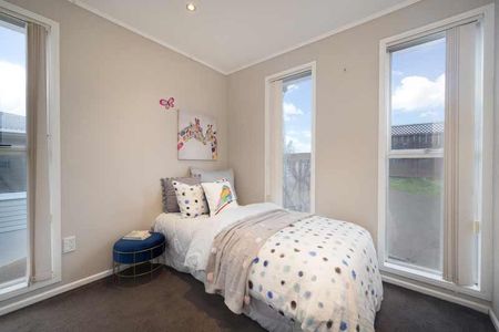 4 Bedrooms in Shelly Park - Photo 5