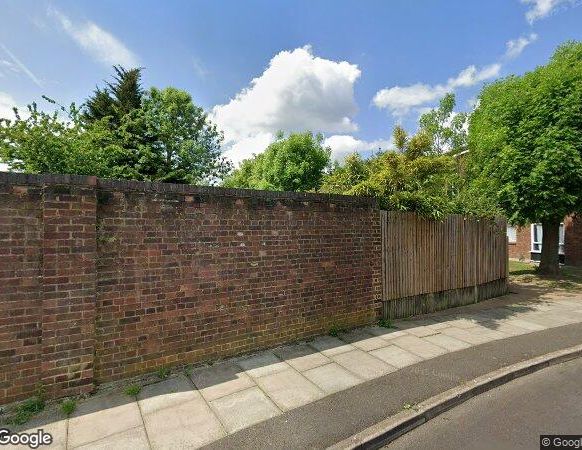 Studio Flat, Sheldrick Close, SW19 - Photo 1