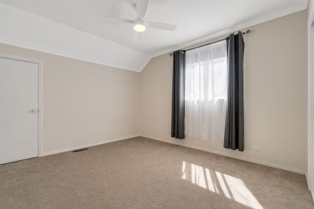 Freshly Refurbished Three-Bedroom Unit - Photo 3