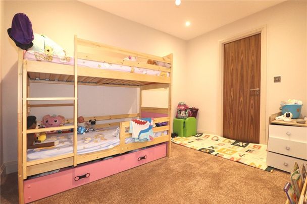 North Road, Woking - 3 bedrooms Property for lettings - Seymours - Photo 1