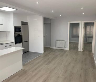 Piso de alquiler en Calle Ramon y Cajal, Cuatro Caminos - Plaza de ... - Photo 4