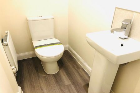 3 bedroom terraced house to rent - Photo 4