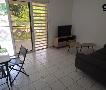 Location Appartement 2 pièces 55m² REMIRE MONTJOLY 97354 - Photo 3