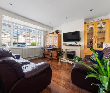 Hamilton Avenue, Cheam, SM3 - Photo 1