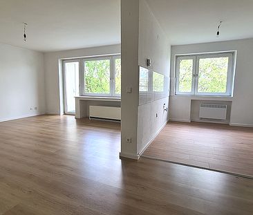 Schönes Wohnen, in Duisburg 3,5-Zimmer-Wohnung mit Balkon, lichtdurchflutete Räume, Bad mit Dusche - Photo 1