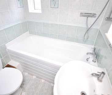 Longroyd Crescent, Beeston, Leeds, LS11 - Photo 1