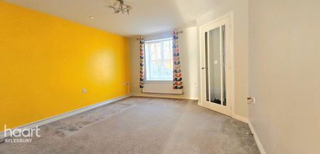 3 bedroom semi-detached house to rent - Photo 4