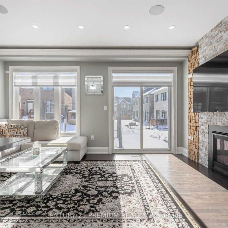 25 CHRISTINE ELLIOTT AVENUE - Photo 1