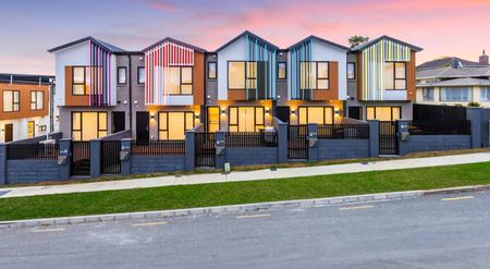 Modern 2 bedroom terrace house - Photo 5