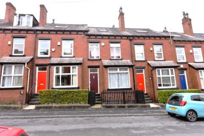 5 bedroom House in Hessle Terrace, Leeds - Photo 1