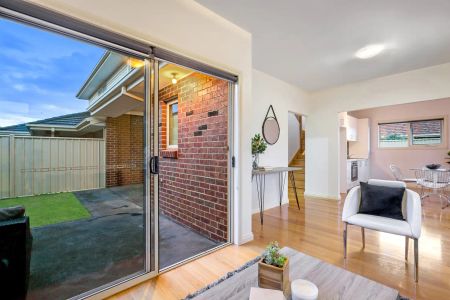 “Stylish, Sophisticated & Superbly Situated!” - Photo 4