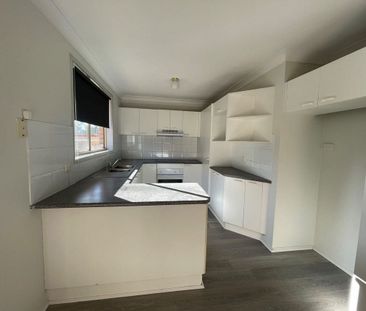 Convenient Living in the Heart of St Marys - Photo 2