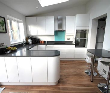 3 bedroom semi-detached house to rent - Photo 6