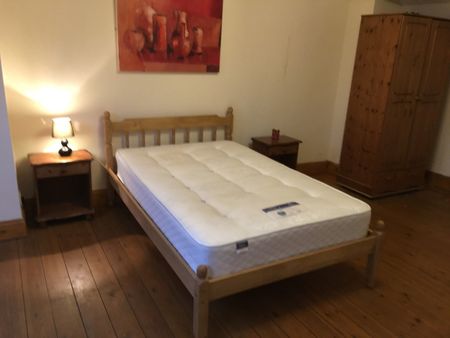 2 Bed Flat, Wostenholm Rd, S7 - Photo 2