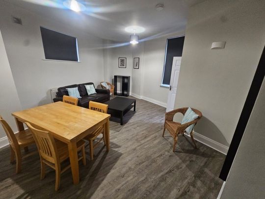 A 87, Birch Lane, Manchester, M13 - Photo 1