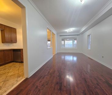 For Lease - 150 Ozner (Main & 2nd Floors) Crescent, Vaughan, Ontario - Photo 2