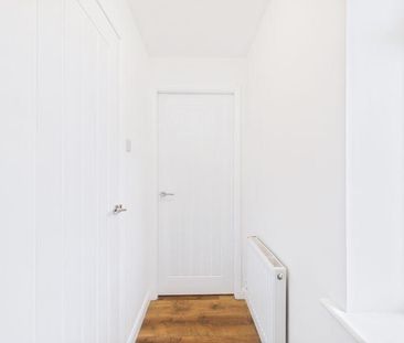 4 bedroom semi-detached house to rent - Photo 4