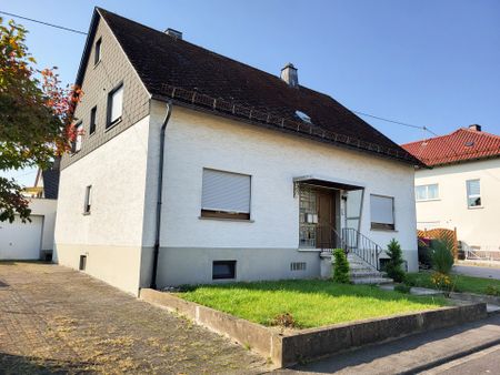 Neuwertige teilmöblierte Dachgeschosswohnung in Nentershausen mit Balkon! - Foto 2