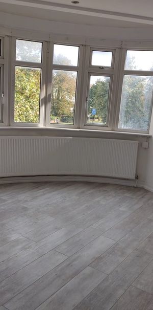 4 Bed Flat, Alexandra Avenue, HA2 - Photo 1
