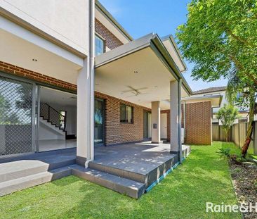 Contemporary, Charming & Convenient! - Photo 3